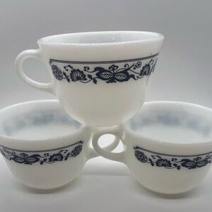 3 Vintage Pyrex Corning Milk Glass Old Town Blue Onion Coffee Tea Mugs Cups